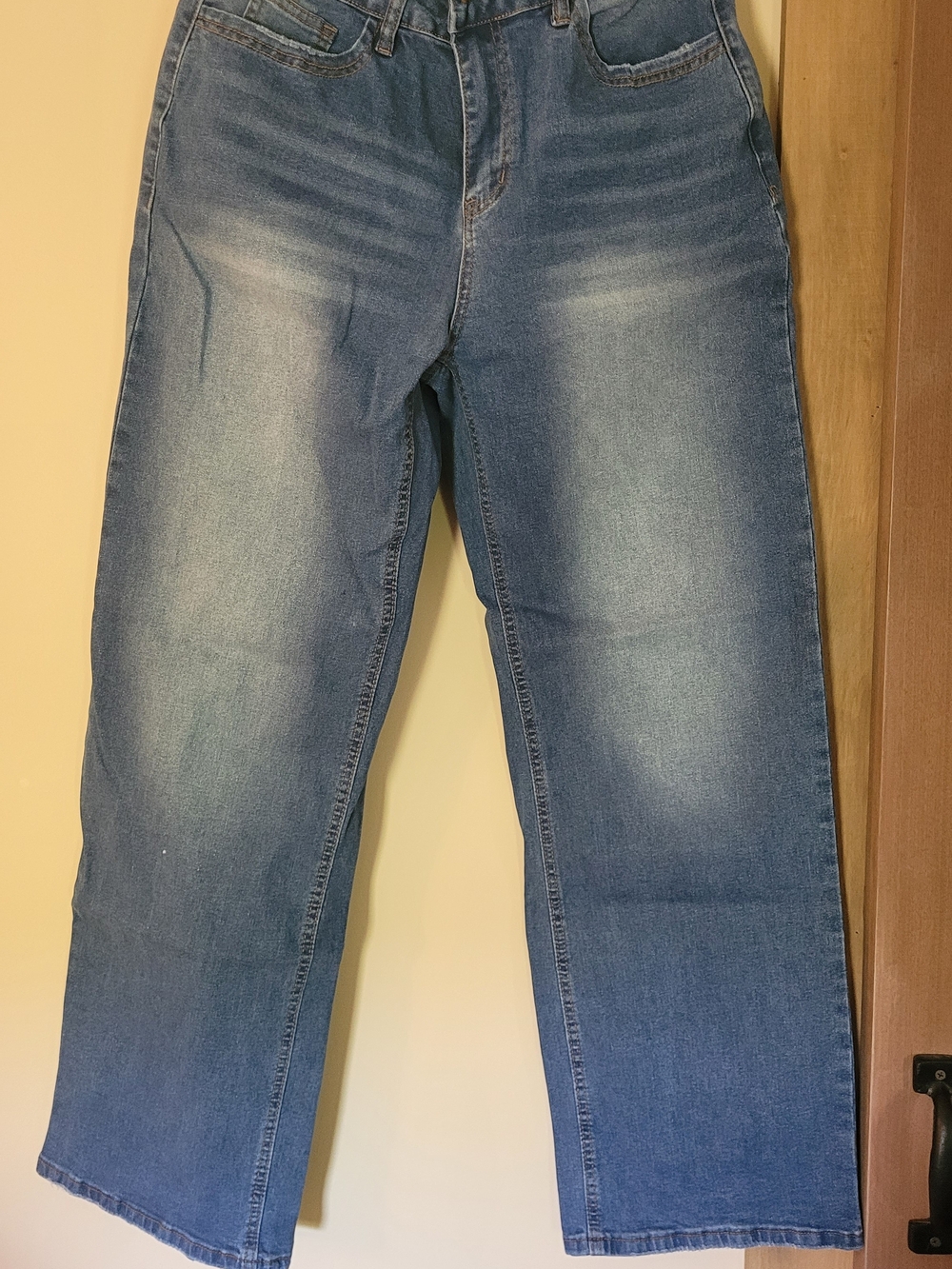 Temu Women's Blue Washed Straight-Leg Jeans